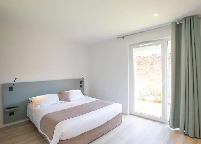 Logis Les Cepages / Restaurant Le Raisin Apartment Pont-de-Vaux