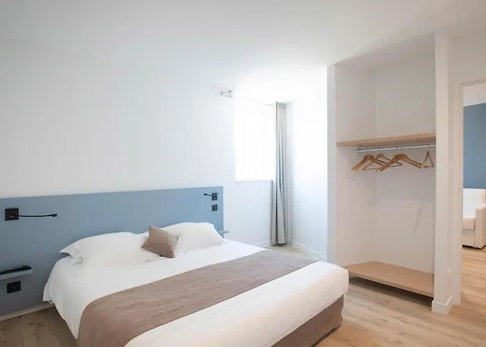 Apartment Logis Les Cepages / Restaurant Le Raisin *
