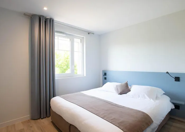 Logis Les Cepages / Restaurant Le Raisin Apartment Pont-de-Vaux